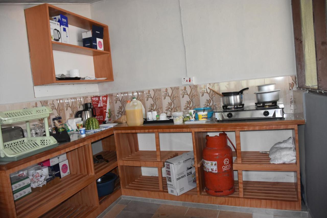 ダル・エス・サラーム L&J Modern Backpackers Kinondoni Bed & Breakfast エクステリア 写真