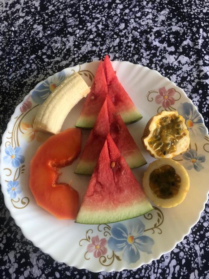 ダル・エス・サラーム L&J Modern Backpackers Kinondoni Bed & Breakfast エクステリア 写真