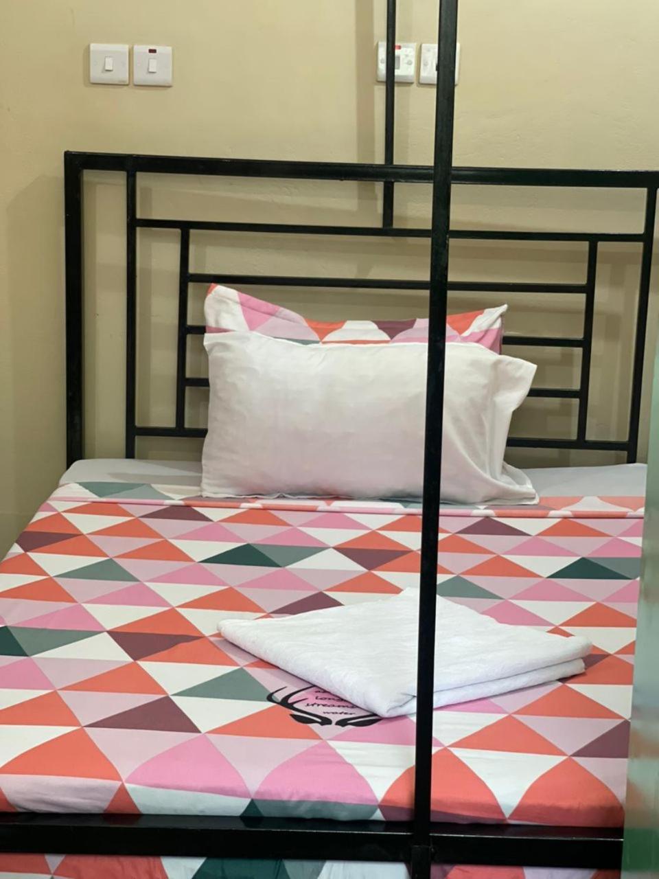 ダル・エス・サラーム L&J Modern Backpackers Kinondoni Bed & Breakfast 部屋 写真